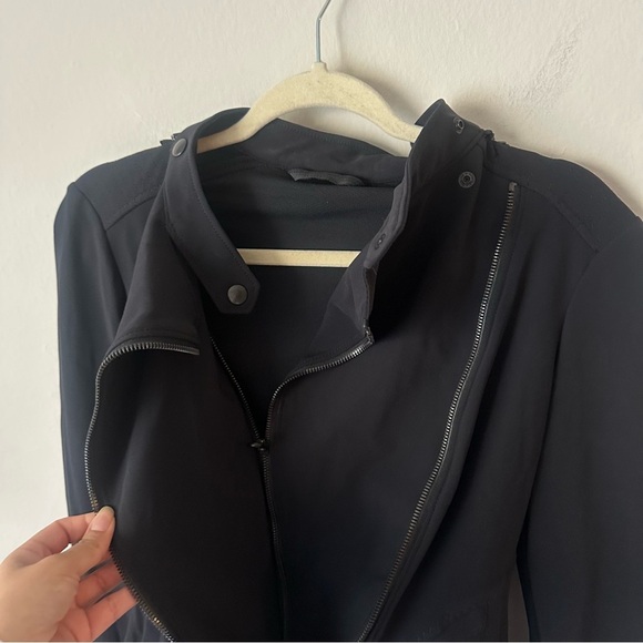 Lululemon Bust A Move Jacket Peplum Black Hood Soft Shell $178.00 - Picture 8 of 16